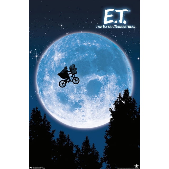 E.T. l'Affiche Murale Extra-Terrestre, 22,375 Pouces x 34 Pouces Représentant une silhouette d'Un Garçon Chevauchant une Bicyclette avec un Extraterrestre dans le Panier Volant à Travers une Grande Pleine Lune Bleue dans un Ciel Nocturne Étoilé au-Dessus de silhouettes d'Arbres Sombres, Convient à la Décoration Murale de Chambre Ou de Bureau.