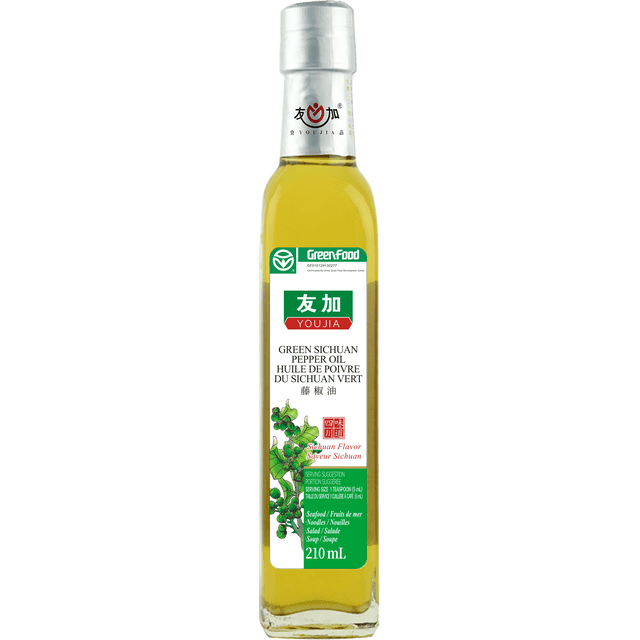 YOUJIA Vert Poivre du SICHUAN OIL dans une Bouteille en Verre Transparent avec un Bouchon Argenté, Présentant une Étiquette Bilingue Verte et Blanche Mettant en Valeur Sa Saveur du SICHUAN et un volume de 210 ml, Idéal pour Ajouter un Goût Distinctif aux Fruits de Mer, Nouilles, Salade et Soupe dans la Cuisine Chinoise.