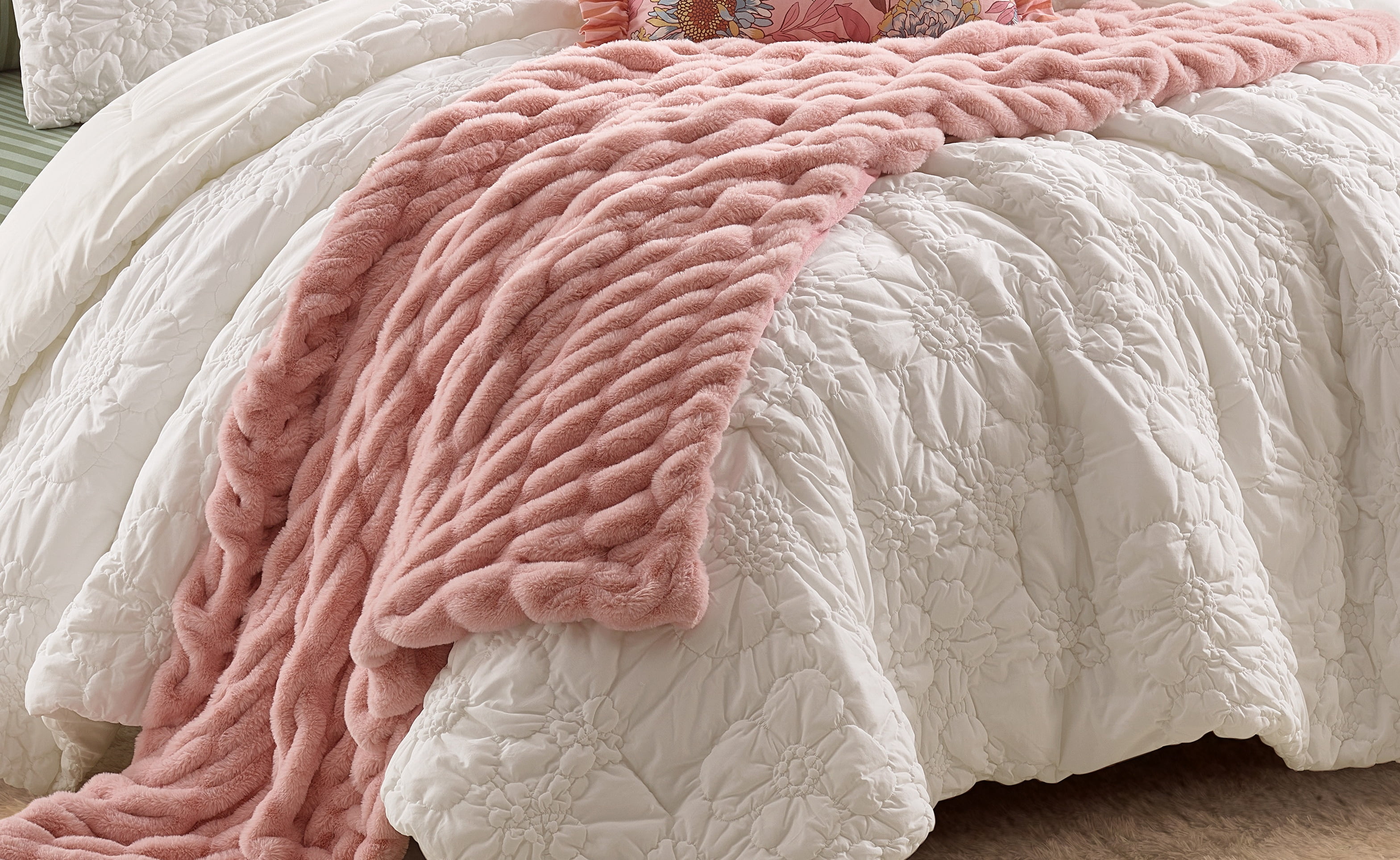 Mainstays Jeté froncé 50 x 70 po, Rose.