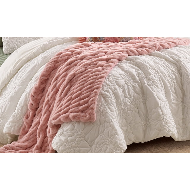 Mainstays 50x70 Ruched Throw, Pink.