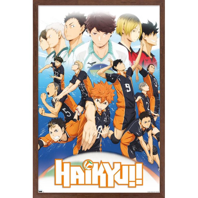 Haikyu!! - Affiche Murale Key Art 2, 22,375 Po x 34 Po Encadrée Représente des Joueurs de volleyball d'Anime en Uniformes Noirs et orange dans des poses d'Action Dynamiques sur Fond Bleu, avec le logo Haikyu!! au Bas et un Cadre en Bois, Convient pour Décorer des Chambres, des Bureaux Ou des Résidences Étudiantes.