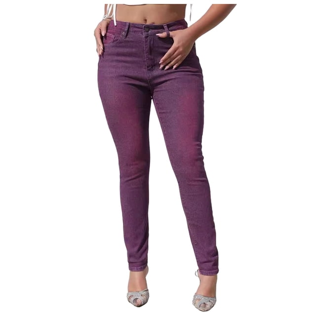 Bmisegm Jeans Taille Haute Extensibles Ajustés pour Femmes en Violet, Taille TG. Ces Jeans Présentent un design Taille Haute avec une Coupe Ajustée, Fermeture Éclair et Bouton, et des Poches avant et Arrière. Fabriqués en Matériau Très Élastique, Ils Offrent Confort et Flexibilité. Convenant au Port Décontracté, au Quotidien et à Diverses occasions comme les Voyages, le Magasinage et les Fêtes. le Modèle Met en Valeur les Jeans Assortis à des Talons à Bout Ouvert.