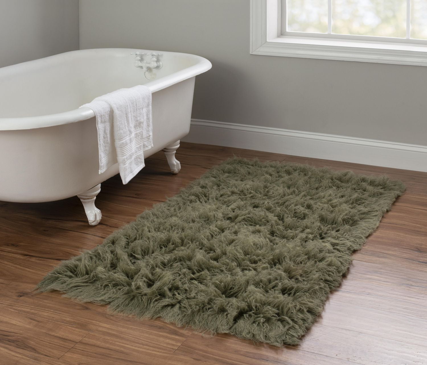 New Flokati 1400gr 3'6" x 5'6" Accent Rug, Olive
