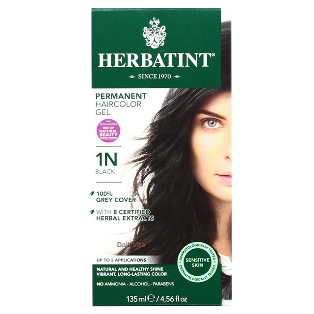 Herbatint Gel Colorant Capillaire Permanent à Base d'Herbes 1N Noir, Boîte de 135 ml. l'Emballage Présente un Motif Vert et Blanc avec le logo Herbatint en Haut. Il Met en Valeur des Avantages Tels Qu'une Couverture 100 % des Cheveux Gris, 8 Extraits de Plantes Certifiés, et Convient aux Peaux Sensibles. le Produit Est Sans Ammoniaque, Alcool et Sans Parabènes, Offrant une Couleur Naturelle et Durable.