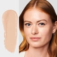 thumbnail image 3 of Sérum teinté Revlon Illuminance™, Procure une couvrance légère et modulable, 3 of 4