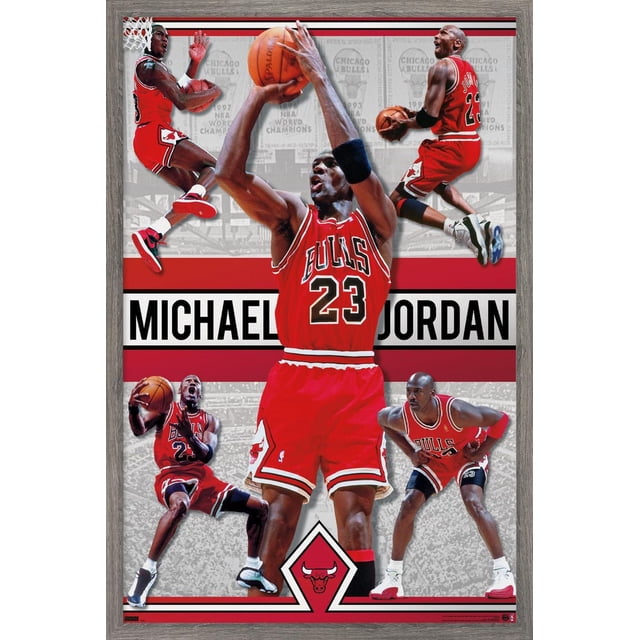 Michael Jordan - Affiche Murale Collage, 22,375 Po x 34 Po Présentant Plusieurs Photos d'Action de Michael Jordan dans Son Uniforme Chicago Bulls Numéro 23 Rouge, Exécutant des Mouvements de basketball comme le Tir, le Dribble et le dunking, sur Fond avec des Bannières de Championnat NBA Chicago Bulls et le logo des Bulls au Centre Inférieur, Convient à une Déco Murale à Thème Sportif.