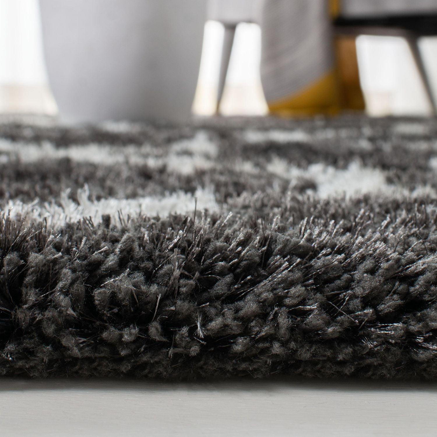 Safavieh Barcelona Anabelle Geometric Shag Area Rug