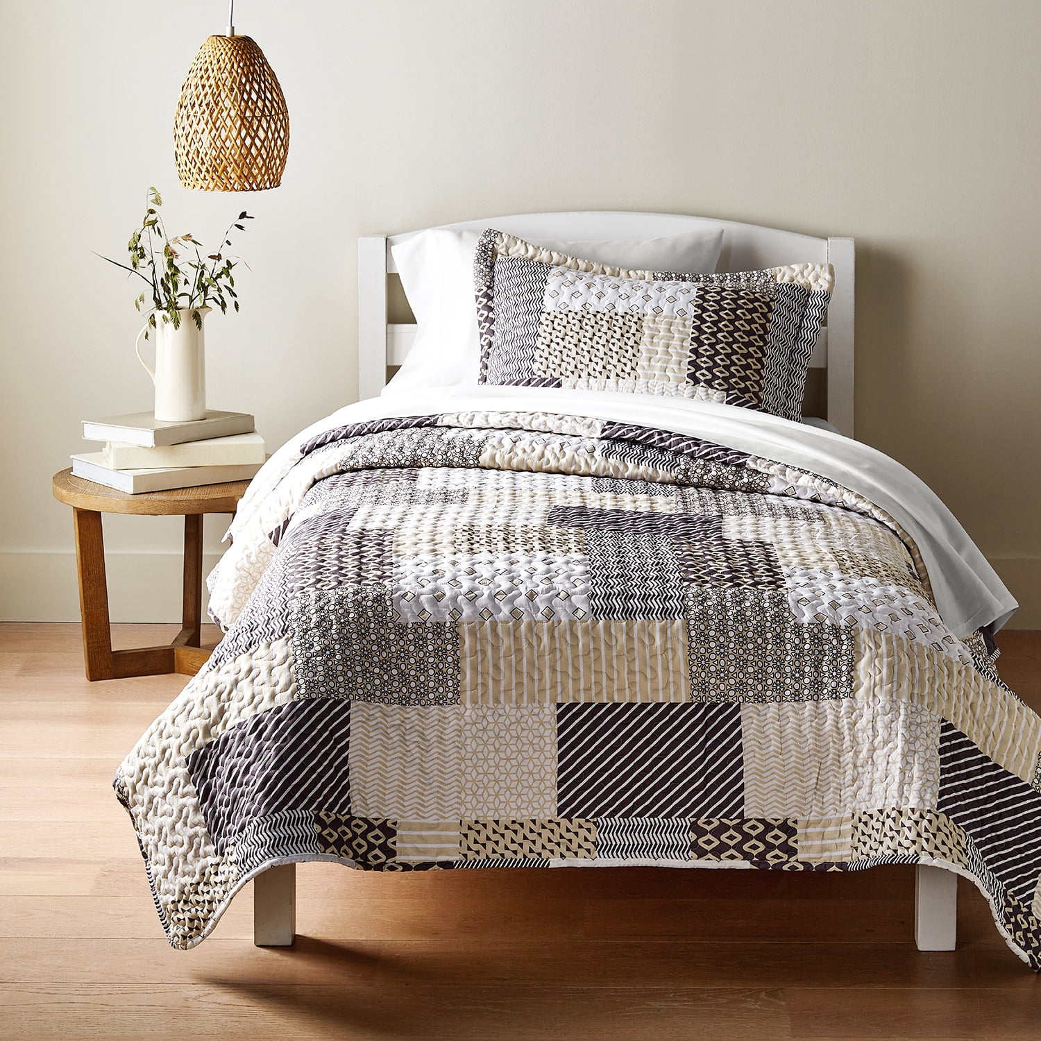 Mainstays Ensemble courtepointe et drap-housse légers tout-en-un - 7 pièces, Lit 2 PL, Patchwork