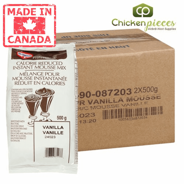 Oetker Mélange pour Mousse à la Vanille à Teneur Réduite en Calories 500 G/17,63 Oz (2/caisse) - Fabriqué au Canada. une Vue de devant de l'Emballage du Produit Montrant une Pochette de 500 g de Mélange pour Mousse à la Vanille à Teneur Réduite en Calories à Côté d'Une Caisse en Carton Étiquetée avec des Détails sur le Produit. la Pochette Présente un Texte Bilingue et des illustrations de desserts en Mousse, Mettant l'Accent sur Sa Formule Sans Cuisson,