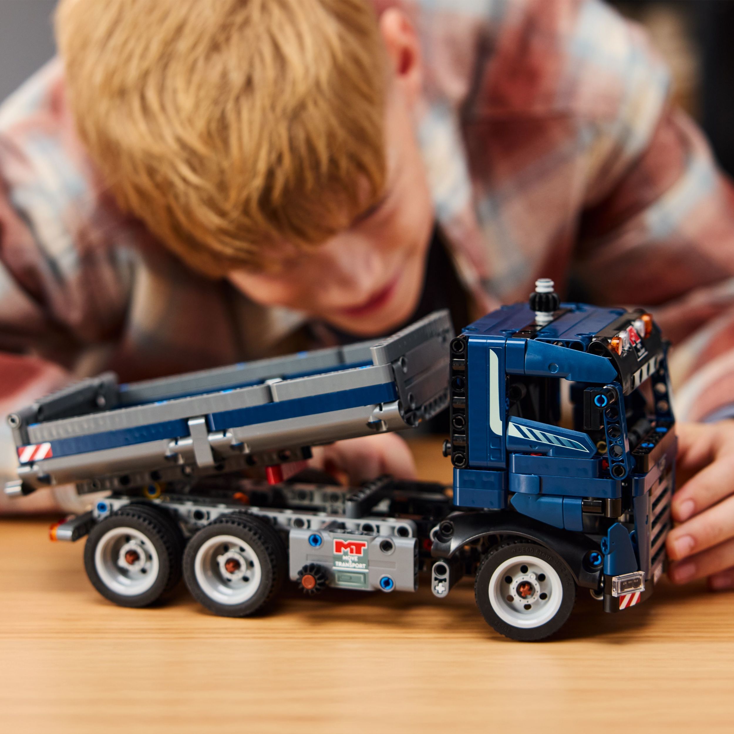 LEGO Technic Le camion à benne basculante 42203 Ensemble de construction (462 pièces)