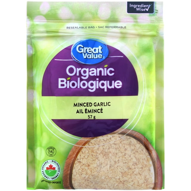 Great Value Ail Haché Biologique dans un Sac Refermable de 57 g avec Emballage Vert et Violet, Étiqueté en Anglais et en Français, Montrant de l'Ail Haché Séché dans un Bol en Bois, Certifié Biologique Canada et Casher, Idéal pour Ajouter de la Saveur aux Repas et aux sauces.