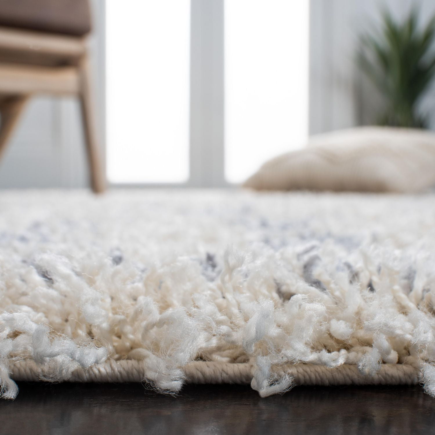 Safavieh Venus Susan Abstract Geometric Shag Area Rug