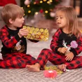 thumbnail image 4 of PatPat Pyjamas de Noël Assortis pour Toute la Famille, Ensemble 2 Pcs à Carreaux Élan, Manches Longues, pour Enfants (Filles et Garçons), avec Chaussettes, à Carreaux Rouges, 2 Ans, 4 of 13