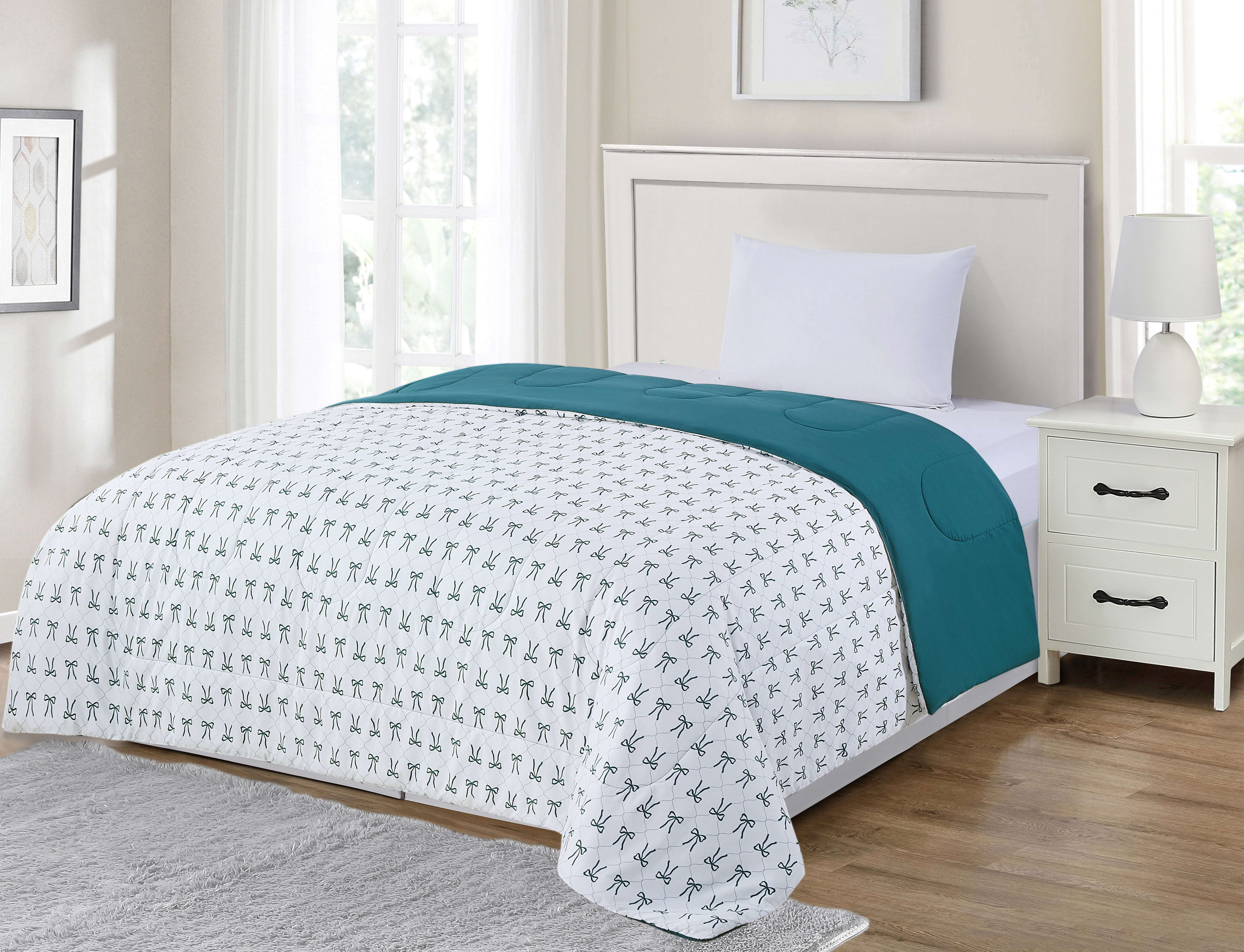 Mainstays Bows Reversible Comforter Twin