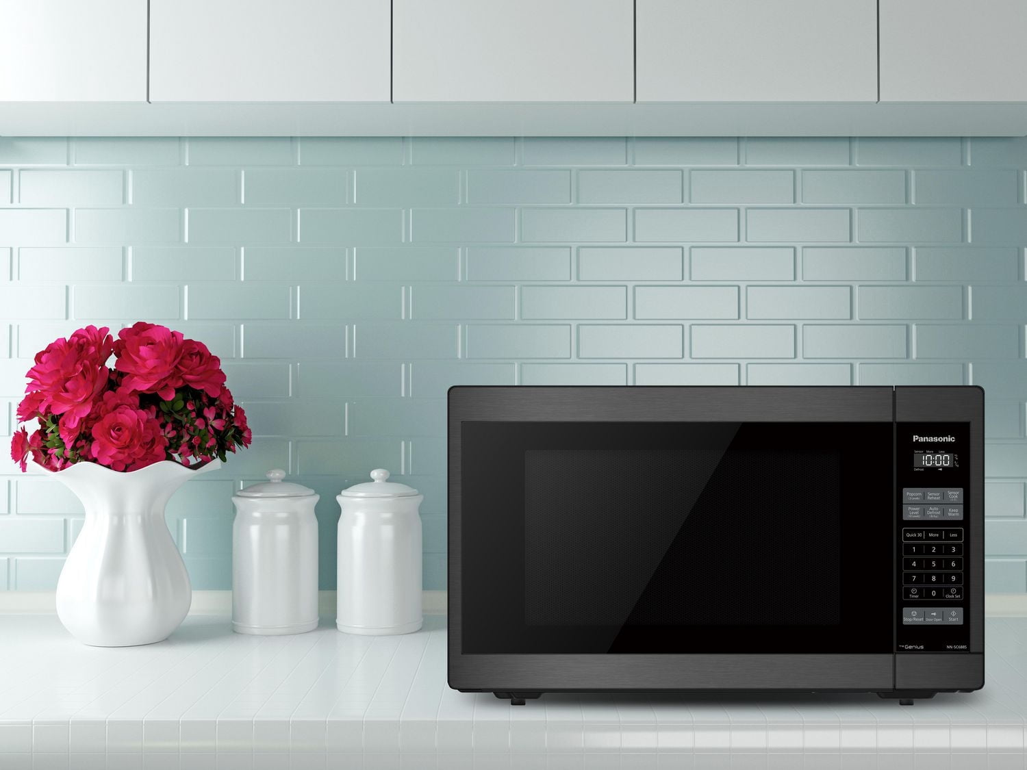 Panasonic NNSC688SC Four à micro-ondes Genius Mid Size 1200W Inverter, 7 menus de cuisson automatique, sécurité enfants, noir inoxydable