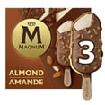 thumbnail image 2 of Barre de crème glacée Amande Magnum crème glacée onctueuse à la vanille recouverte de chocolat belge avec des éclats d'amandes 100 ml 3 barres 3 x 100 ml, 2 of 5