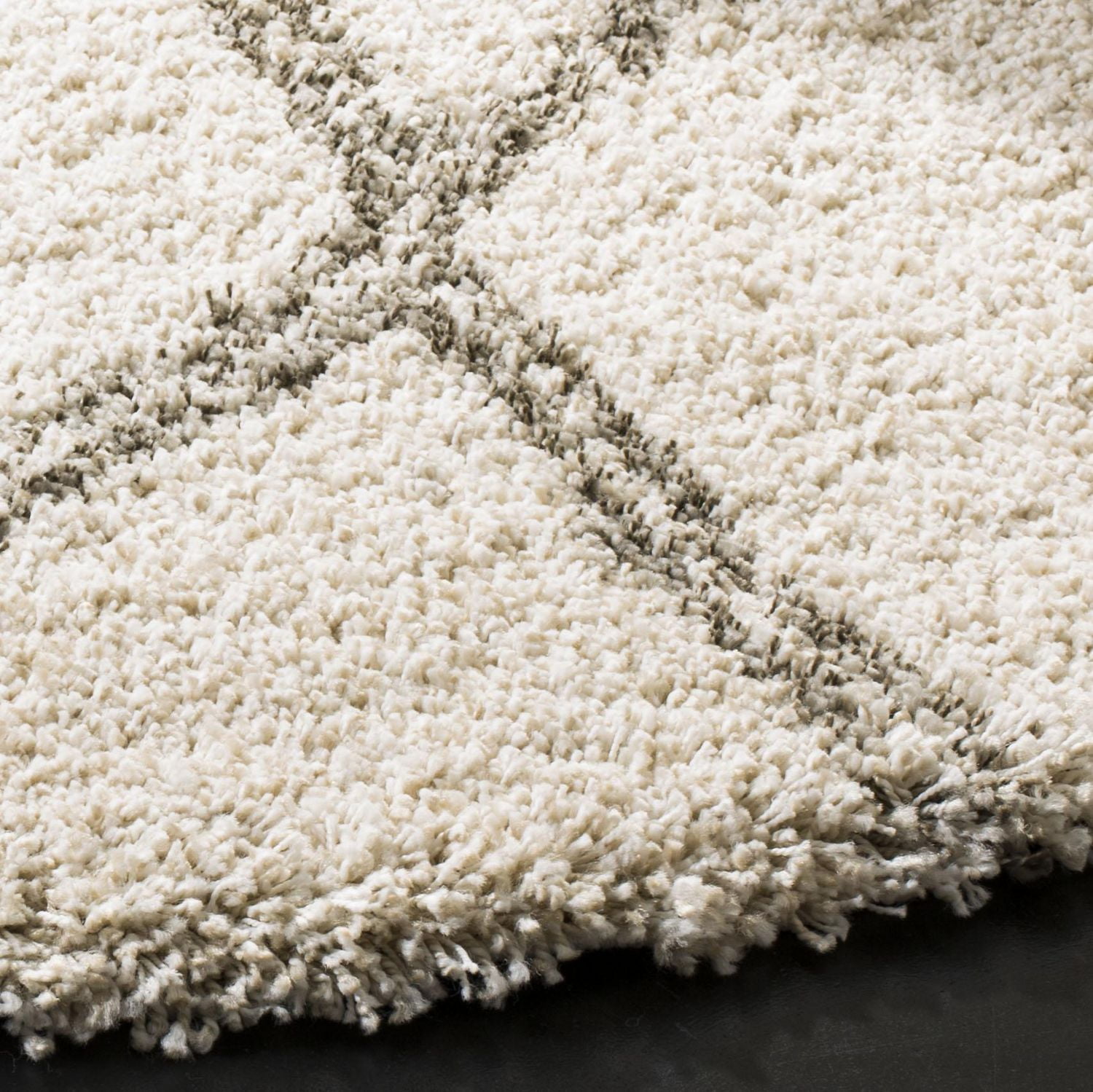 SAFAVIEH Hudson Adella Geometric Diamonds Shag Area Rug