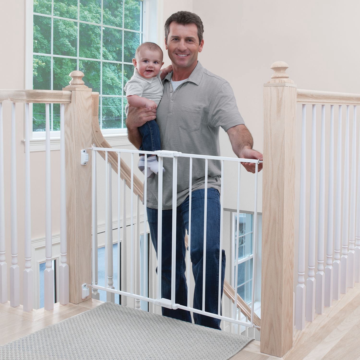 Safety 1st Top of Stairs Expanding Metal Gate