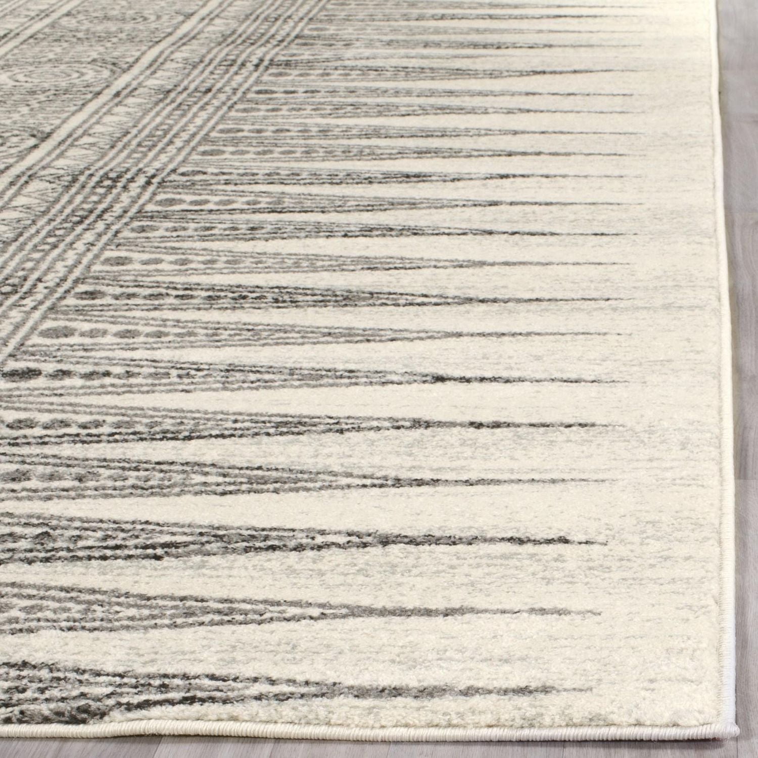 Safavieh Evoke Keisha Abstract Geometric Area Rug