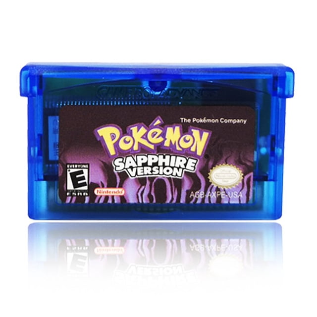 Pokemon Version Sapphire Gameboy Advance GBA cartridge. l'Image Montre une Cartouche en Plastique Compacte et Légère compatible avec les consoles NDSL, GB, GBC, GBM, GBA et SP. la Cartouche Présente un Boîtier Bleu vibrant avec une Étiquette Affichant le logo Pokemon Version Sapphire. Convient aux Amateurs de Jeux Rétro et Catégorisée comme Logiciel de Jeu Rétro.