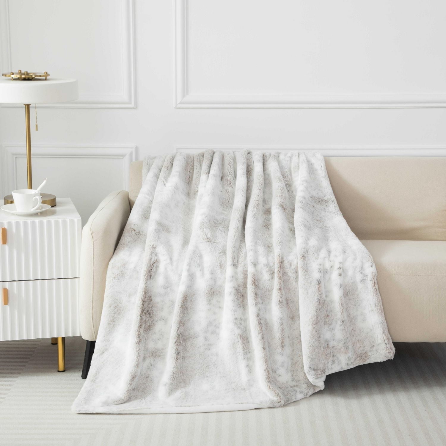 Hometrends Reversible Faux Fur Throw Blanket