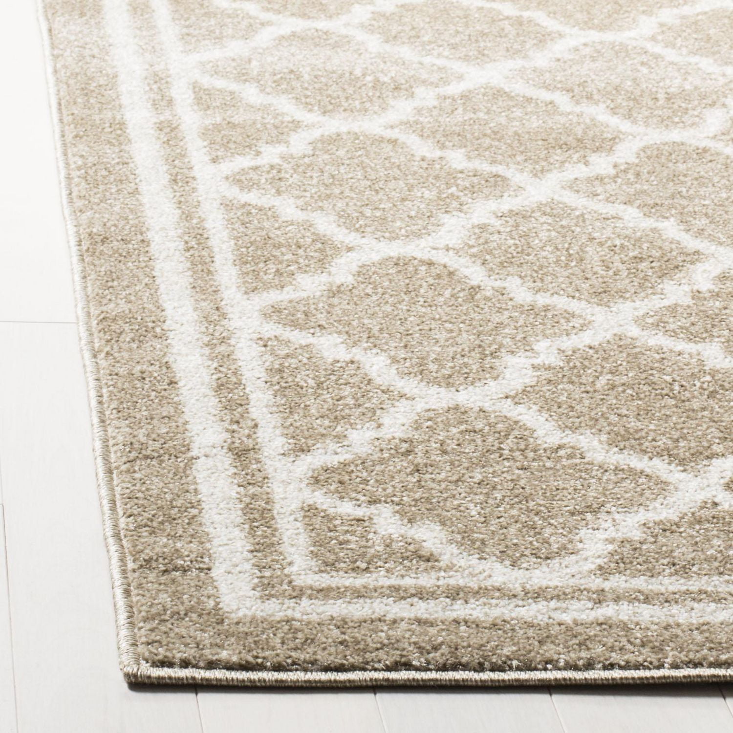 SAFAVIEH Amherst Trina Tapis Géométrique