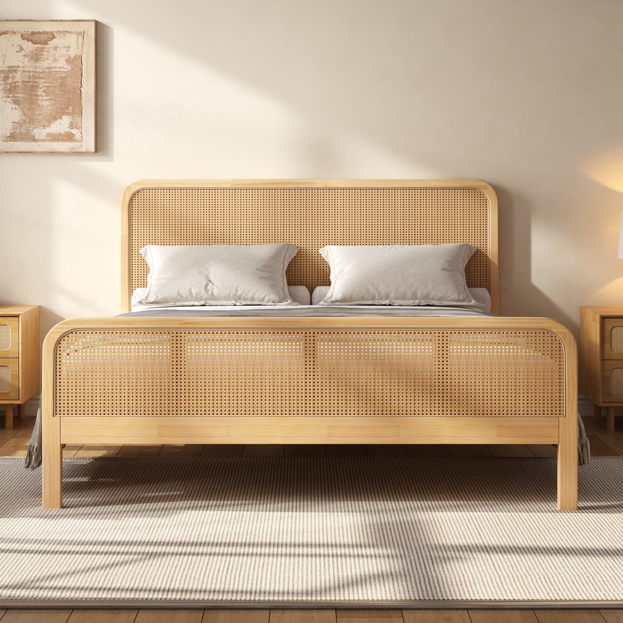 Lit de plateau en rattan moderne Noble House, dossier et pieds en cannelure avec panneaux tissés naturels, cadre de lit à l'âge d'or, noyer
