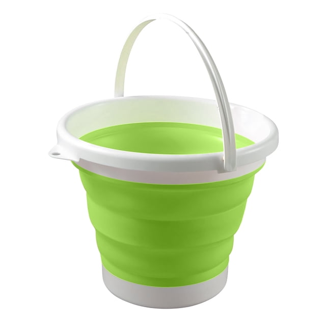 Purpose Portable 5L Foldable Beach Bucket for Fishing, Camping, and Laundry in green color with a white rim and handle. The bucket features a collapsible design, measuring 7.87 inches high, 5.51 inches wide at the bottom, and 9.85 inches at the top, folding down to 1.97 inches for compact storage. Durable and leak-proof, suitable for indoor and outdoor use, including car washing, gardening, beverage cooling, and household cleaning tasks.