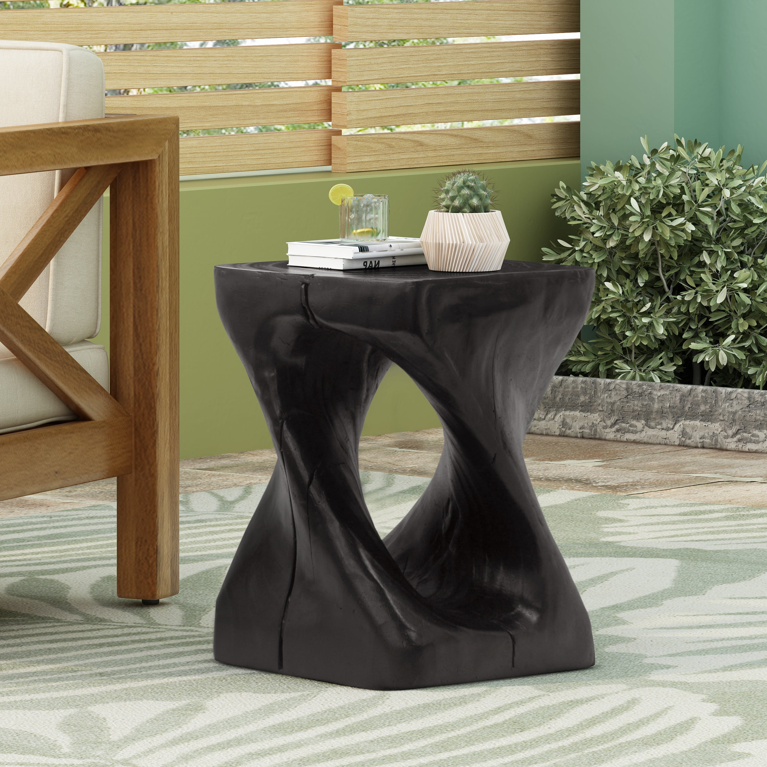 Table d'appoint Noble House grise à motif torsadé, noire
