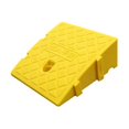 thumbnail image 3 of Rampes d'Entrée en Bord de Trottoir pour Véhicule Auto - Pont Seuil en PVC, Rampes de Gourmette R3 F6M3, 3 of 3