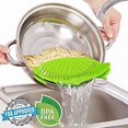 thumbnail image 3 of Passoire à Clip pour Casseroles et Poêles, Passoire à Clipser Fabriquée par la FDA, Silicone Résistant à la Chaleur, Facile à Utiliser et à Ranger, Va au Lave-Vaisselle, 3 of 5