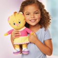 thumbnail image 3 of Daniel Tiger's Neighborhood Peluche Marguerite Parlante, 12 Pouces, 3 of 5