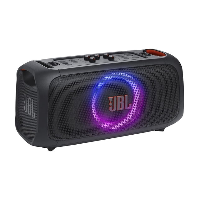 JBL Partybox Haut-Parleur Bluetooth portable Essentiel pour les Déplacements avec Corps Rectangulaire Noir, grille en Maille avant Mettant en Vedette le logo JBL Illuminé par un Anneau Lumineux Circulaire Bleu et Violet, Panneau de Commande Supérieur avec Boutons et Poignées Intégrées avec accents orange, Idéal pour les Fêtes en Plein Air et la Diffusion audio Sans Fil.