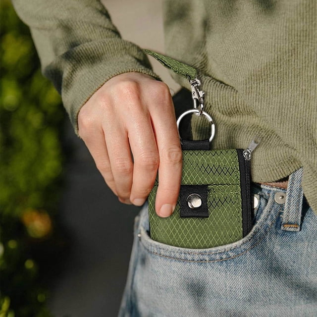 Travel Wallet RFID Blocking Secure Zippered Pockets Lightweight Compact Travel Organizer for Credit Cards Passport ID Outdoor Activities