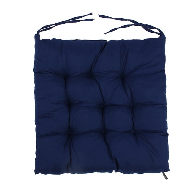 Leylor Chaise Ronde Tapis de Chaise Tapis d'assise Coussin de Chaise Coussin Lavable Coussin de Restaurant Décor de Bar en polyester super doux, présenté en couleur marine. Ce Coussin carré de 40 x 40 cm (15.7 x 15.7 pouces) est conçu avec des attaches pour un maintien sécurisé. Idéal pour les chaises de Restaurant, les salons de thé ou les bureaux, il offre un tissu doux et moelleux, une bonne résilience, et est facile à nettoyer grâce à sa compatibilité avec le lavage à la machine ou à la main.
