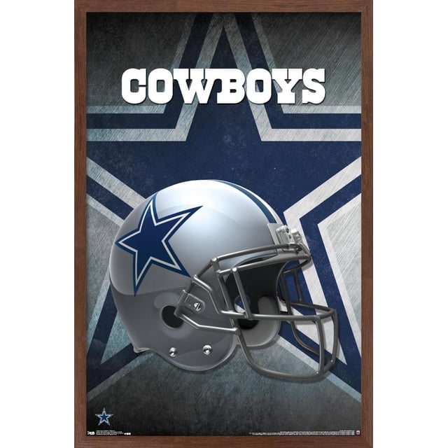 NFL Dallas Cowboys - Affiche Murale Casque 16, 22,375 Po x 34 Po Encadrée Montrant un Casque de football Argent avec un logo Étoile Bleu sur le Côté, sur Fond Texturé d'Étoiles Bleues et Grises avec « Cowboys » en Lettres Blanches Audacieuses au-Dessus, Encadrée en Bois Foncé. Convient à la Décoration Intérieure à Thème Sportif et aux Chambres de Fans.