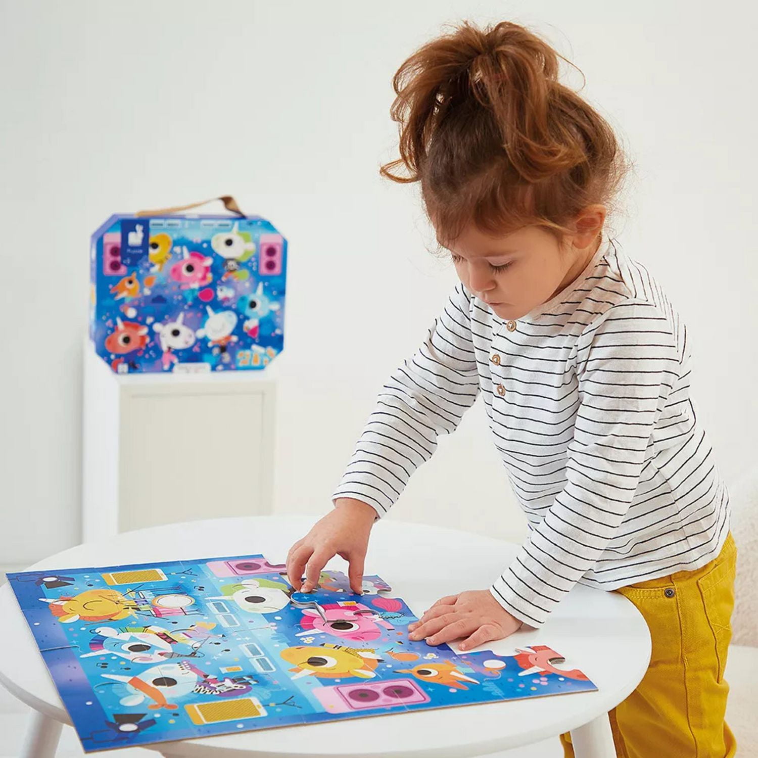 Janod - Puzzle - Concert de Rock des Licornes - 24 Pièces - Taille 50 x 40 cm - Paillettes - Poster Modèle Inclus - Apprentissage Précoce - Compétences Motrices Fines - Pour Enfants à partir de 3 Ans
