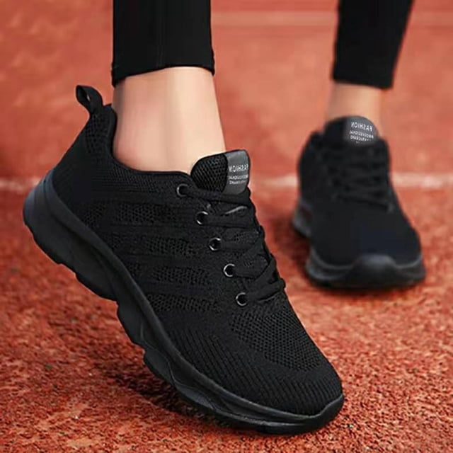 CAICJ98 Espadrilles pour Femmes Chaussures de Course pour Femmes avec Empeigne en Maille Respirante et Semelle à Coussin d'Air en Noir. Conçues pour un Confort Léger, Ces Espadrilles Antidérapantes Offrent une Fermeture à Bande Élastique et des Semelles en Caoutchouc Durables. Idéales pour les Activités Intérieures et Extérieures, les Tenues Décontractées et les Voyages. Talon Plat de 4 cm et style à Bout Ouvert, Parfaites pour l'Été.