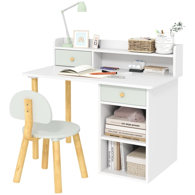 Qaba Ensemble de 2 Pcs Bureau et Chaise pour Enfants avec Rangement et Étagères, Vert. Cet Ensemble de Meubles pour Enfants Présente un Grand Plateau pour Lire, Écrire Ou Bricoler, avec Deux Tiroirs et Étagères pour un Rangement Organisé. Fabriqué en MDF avec des Coins Lisses et Arrondis pour la Sécurité des Enfants. le Bureau a une Finition Blanche avec des accents Verts et des Pieds en Bois Naturel, Assorti à une Chaise Assortie. Convient aux Enfants de 3 à 8 Ans, Parfait pour l'Étude Ou le Jeu.