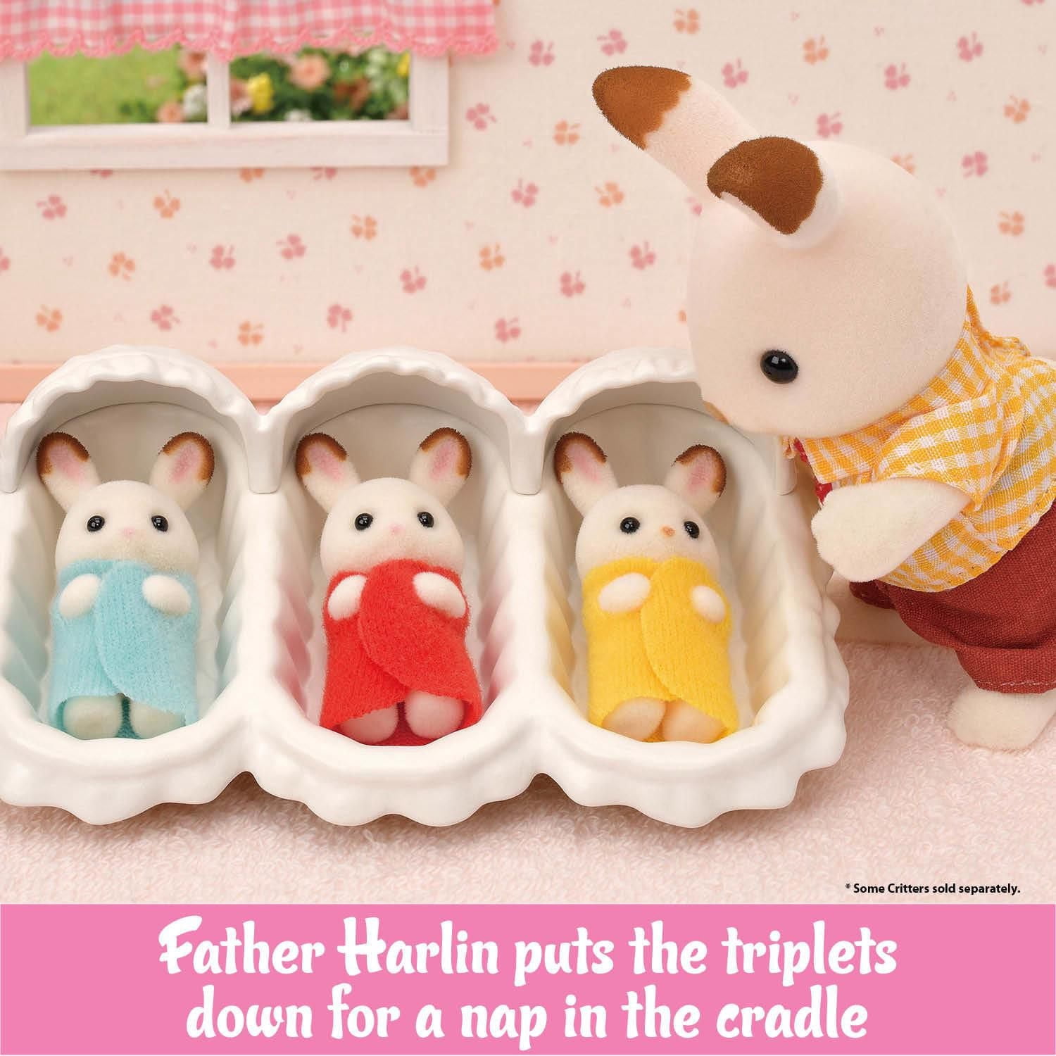 Ensemble de soins pour triplés de Calico Critters, ensemble de jeu pour maison de poupée avec accessoires et 3 figurines