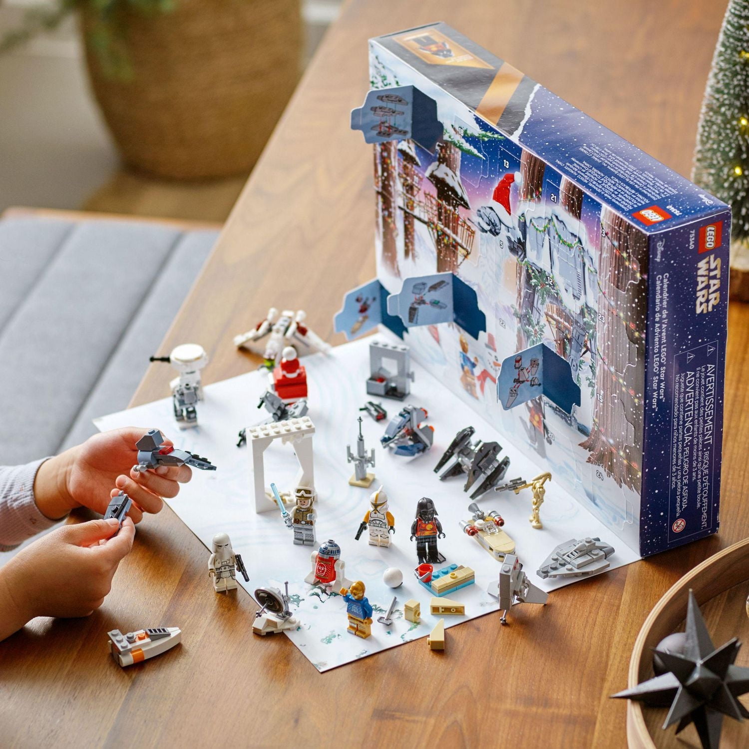LEGO Star Wars LEGO® Star Wars Le calendrier de l’Avent 75340 Ensemble de construction (329 pièces)