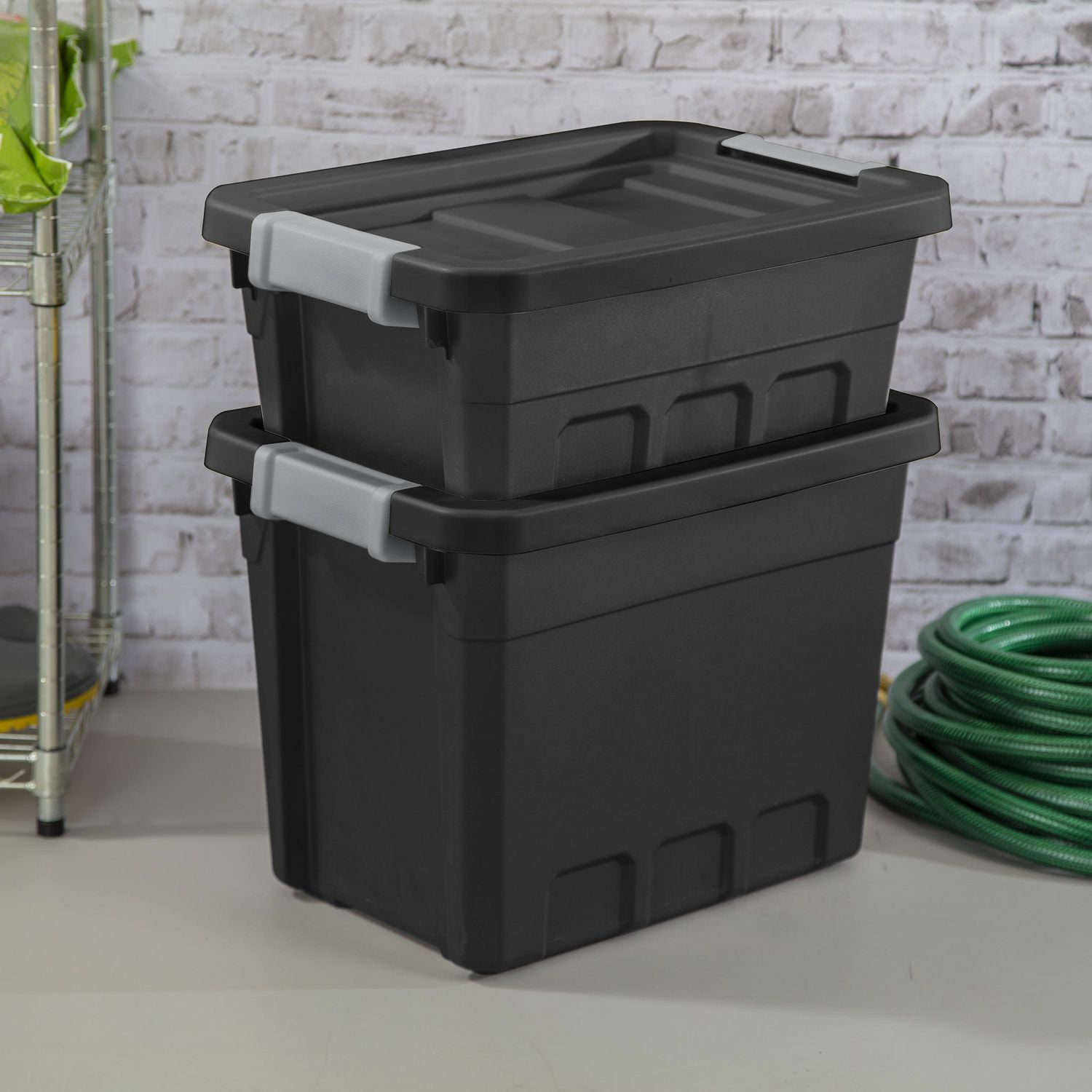 Sterilite Boîte Empilable 28 litres - Noir