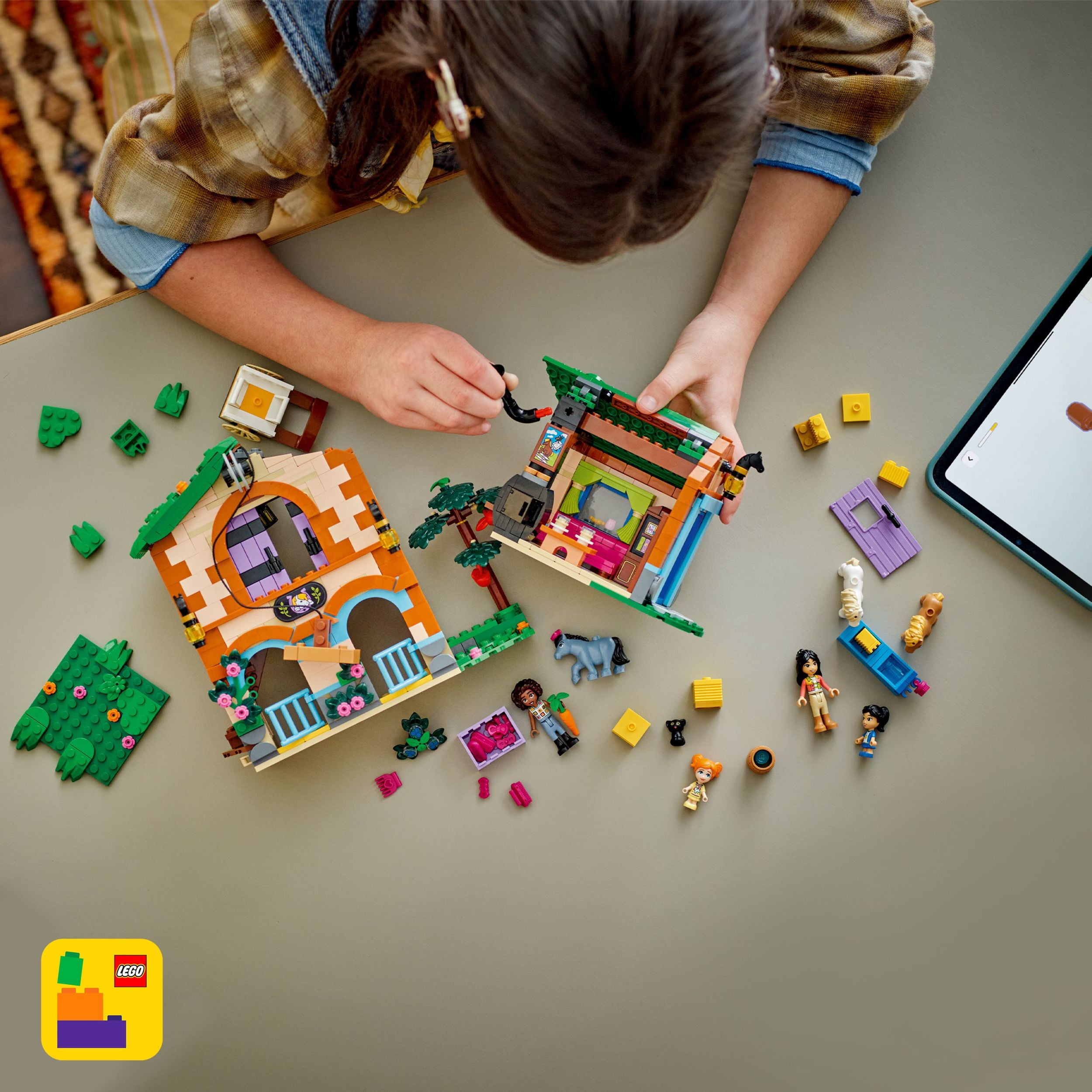 LEGO Friends Le Ranch des Poneys et l’Écurie, Ensemble de Construction, Ensemble de Jeu de Chevaux 42654
