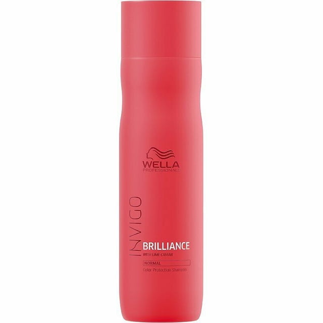 WELLA INVIGO BRILLIANCE SHAMPOO pour Cheveux Fins 300 Ml/10,1 Oz dans une Bouteille Rouge Vif au design Cylindrique Épuré. le SHAMPOO Est Formulé avec un pH Bas pour une Rétention de Couleur Accrue et Présente du caviar lime pour une Brillance Éclatante et une Sensation Lisse. le logo WELLA et les Détails du Produit Sont Imprimés à l'Avant de la Bouteille.