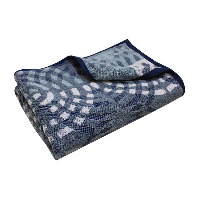 Hometrends Serviette de Bain jacquard Teinte au Fil, Mode, Mesurant 30 x 54 Pouces, Pliée avec un Motif Circulaire Géométrique en Bleu et Blanc, Faite de Coton Absorbant avec une Sensation Douce à la Main et une Bordure Bleu Marine, Convient pour la Salle de Bain, la Cuisine Ou la Plage.