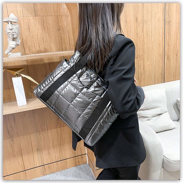 Trendy Quilted Tote Bag for Women - Spacious Zipper Organizer | Fashion Shoulder Bag