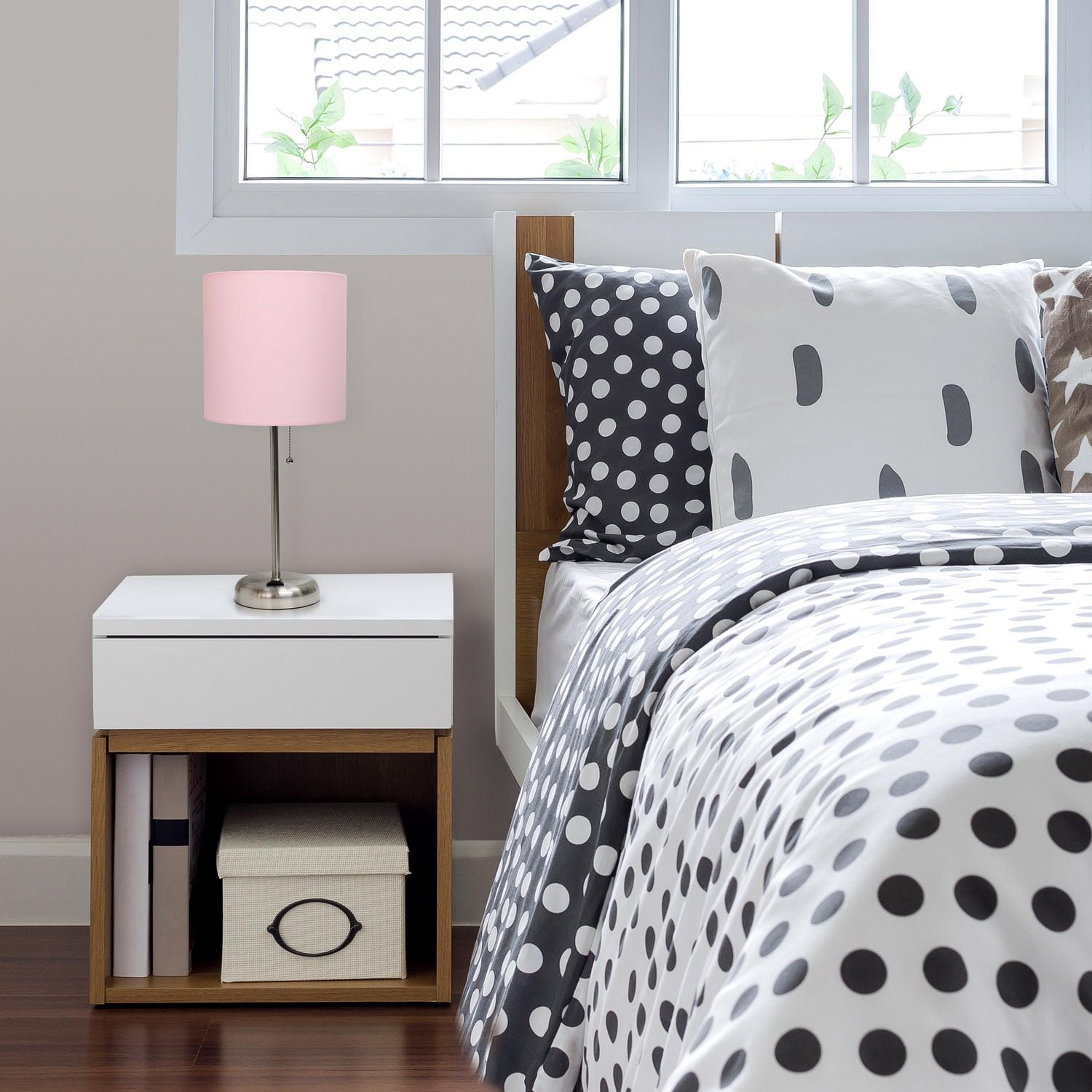 Lampe bâton Feux de la Rampe avec prise de charge et abat-jour en tissu, rose clair