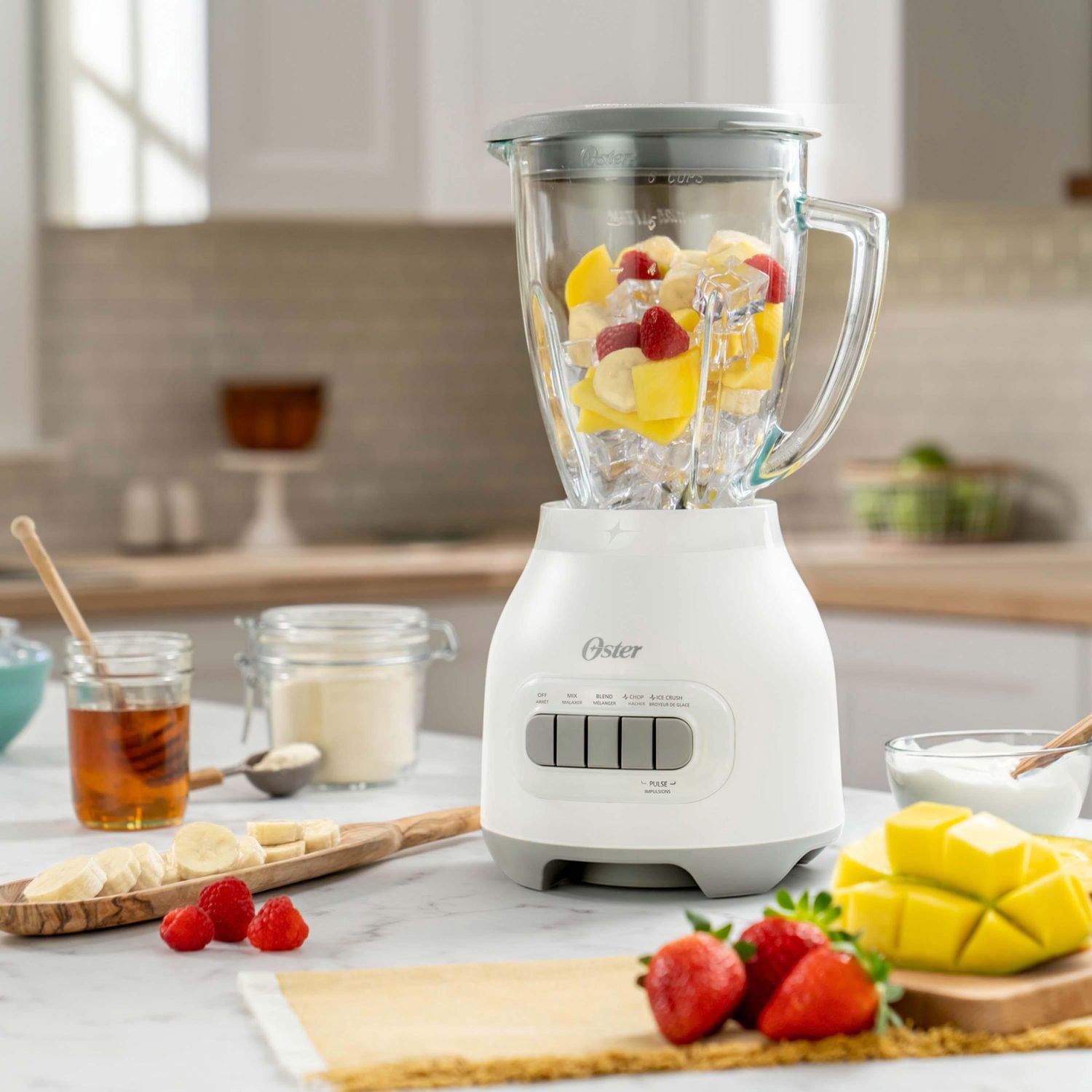 Oster Easy-to-Clean Smoothie Blender with Dishwasher-Safe Glass