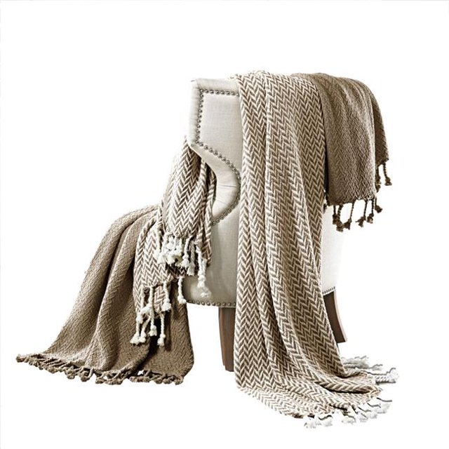 Benzara BM204236 Calabria Chevrons de Coton Jeter le Port Urbain&44; Brun & Blanc - Lot de 2