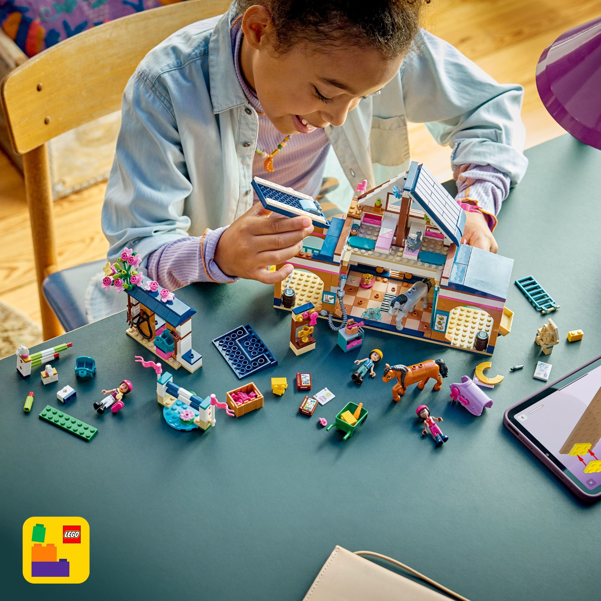 LEGO Friends L’Écurie et l’École d’Équitation – Ensemble de Jouet – 42688